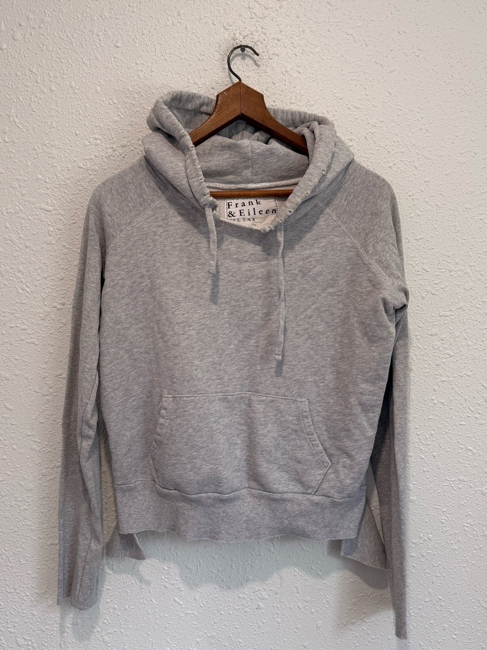 Frankie & Eileen tee lab heathered gray melange distressed hoodie sweatshirt M